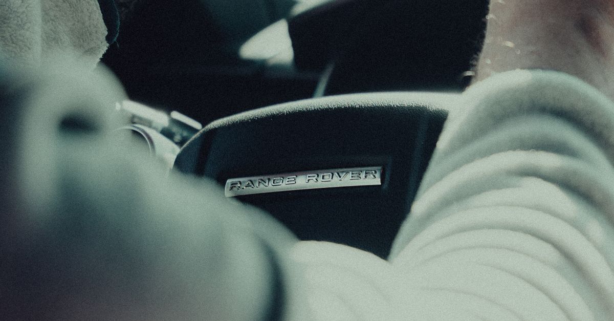 How Online Reviews Shape the Reputation of Driving Schools